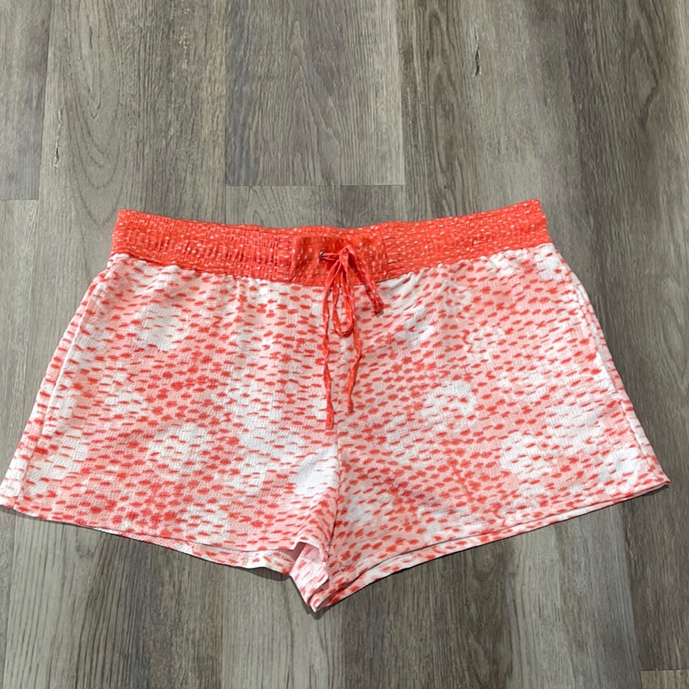 Lou&Grey summer shorts size medium coral red white